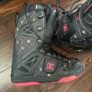 Women’s DC Black Snowboard Boots with Multicolor Accents size 9.5